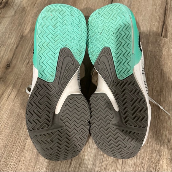 {preloved} Men’s Gray/ Mint Green Nike Lebron’s Witness - Picture 6 of 9